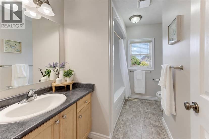 28 ROTH Avenue — photo 38 of 40