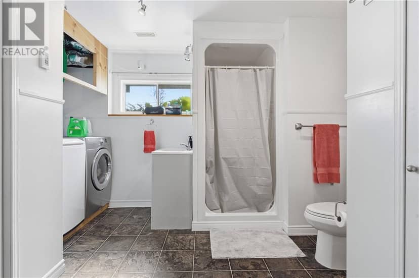 4484 Carl Street — photo 33 of 40