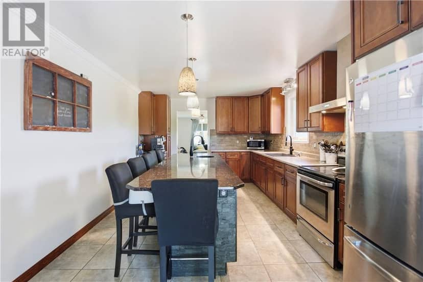 4484 Carl Street, Hanmer, photo 6