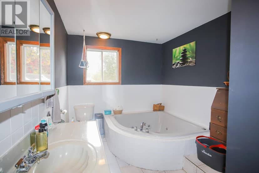 480 Moss RD — photo 18 of 40