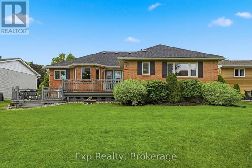 121 Simcoe Street — photo 38 of 40