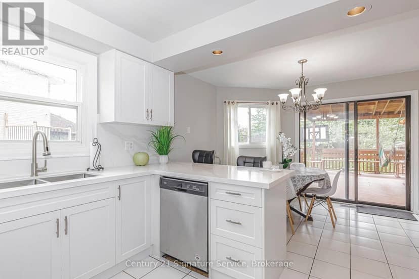 22 Merganser Crescent — photo 17 of 40