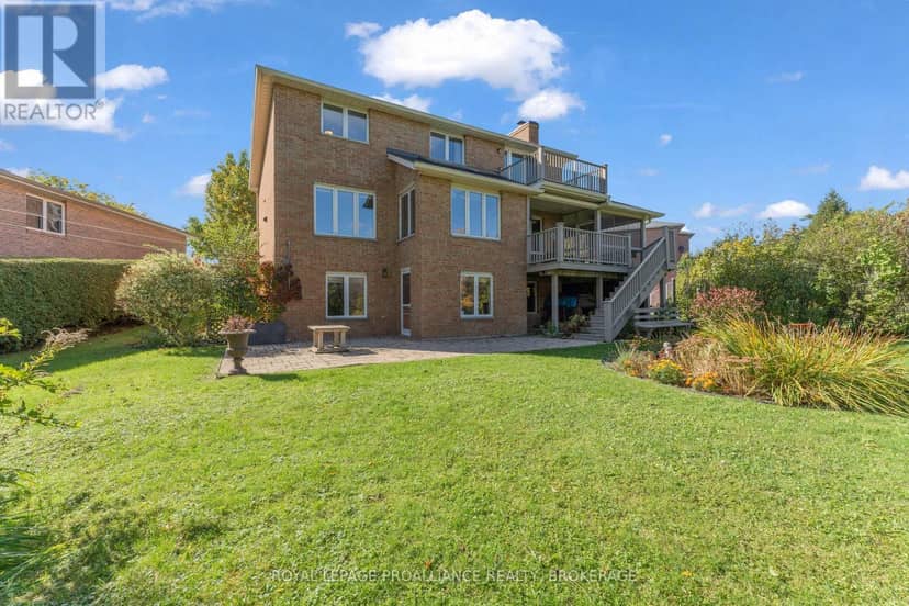 702 Parkside Crescent, Kingston, photo 3