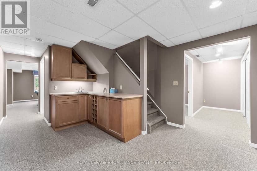 702 Parkside Crescent — photo 31 of 40