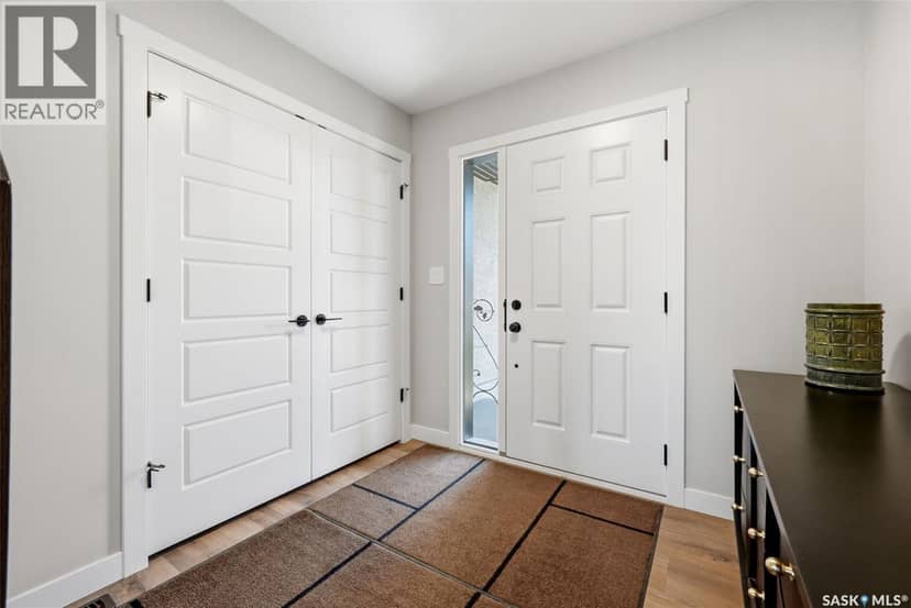 715 3rd AVENUE, Pilot Butte, photo 3