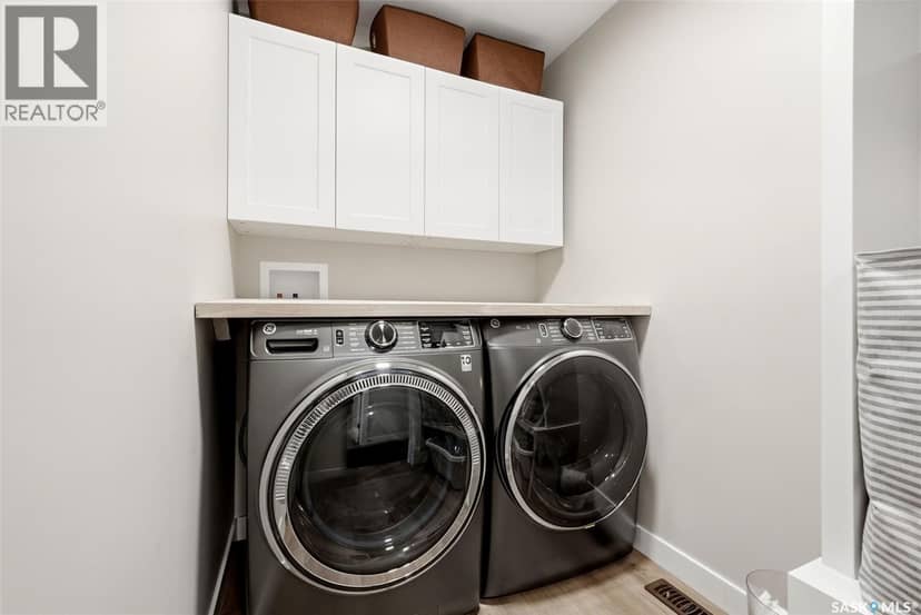 715 3rd AVENUE — photo 32 of 40
