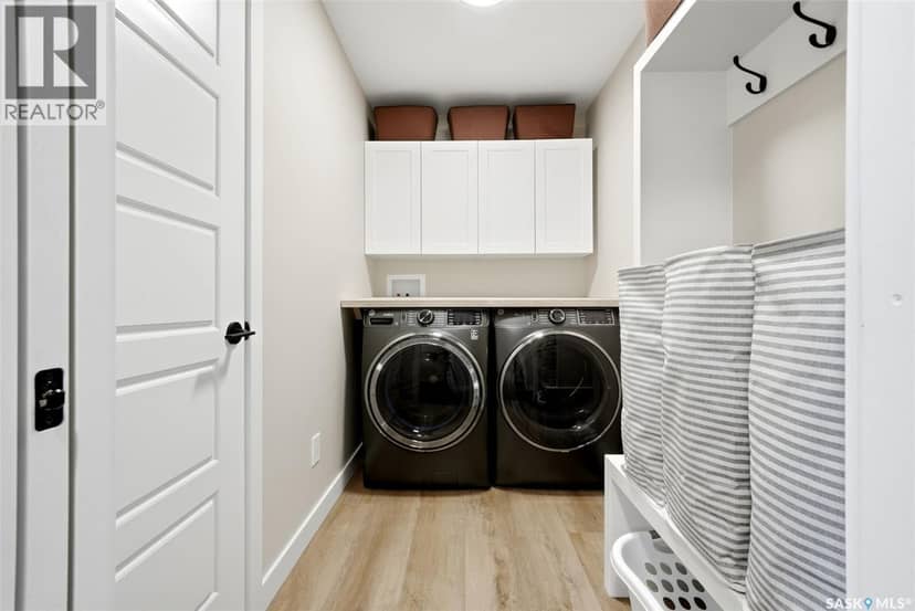 715 3rd AVENUE — photo 33 of 40