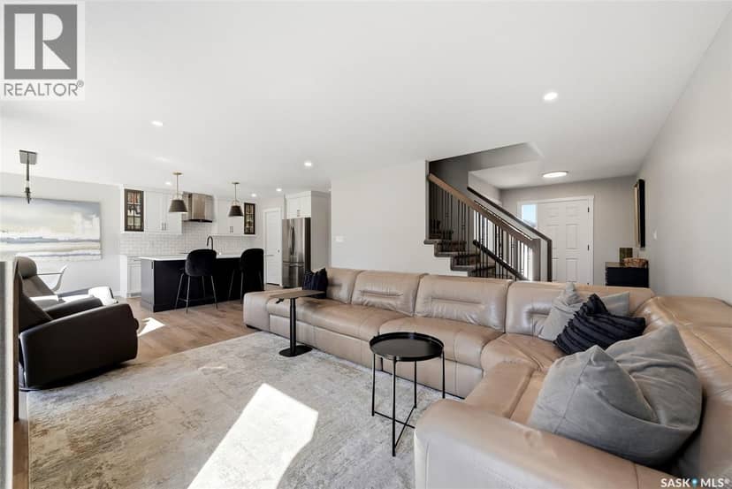 715 3rd AVENUE, Pilot Butte, photo 8