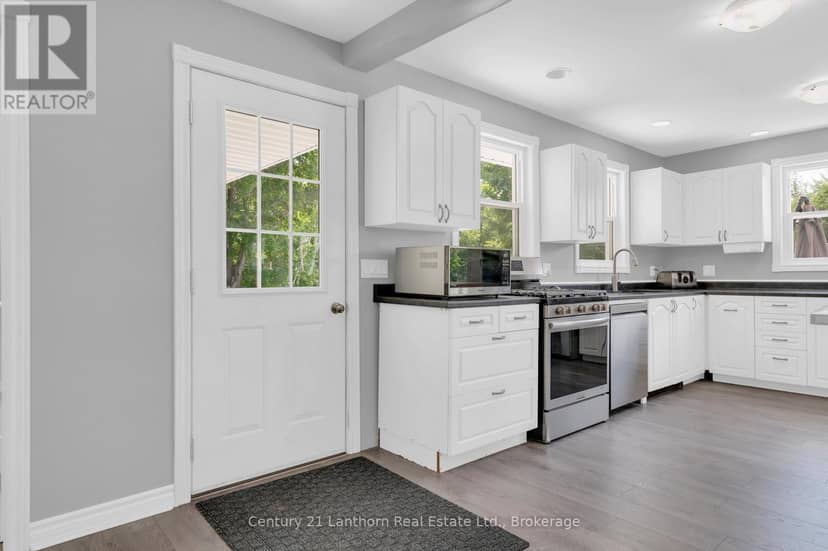 932 Hunt Club Road — photo 9 of 40