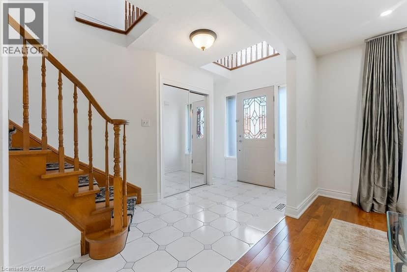 113 GREENSHIRE Drive, Hamilton, photo 4