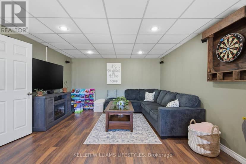 7512 Fairview Road — photo 16 of 40
