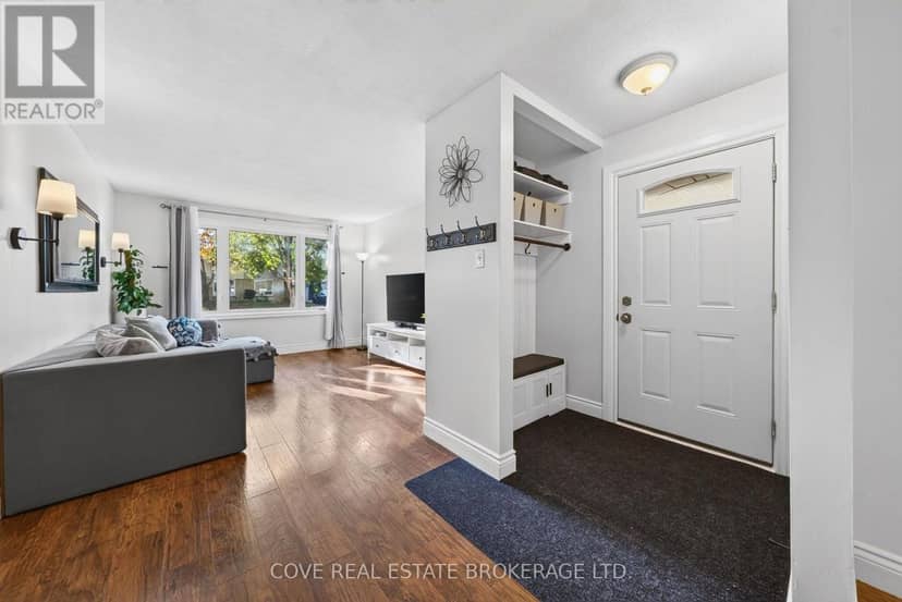38 Ranchwood Crescent, London North, photo 4