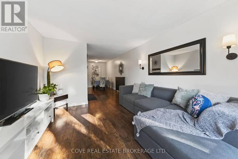 38 Ranchwood Crescent, London North, photo 6