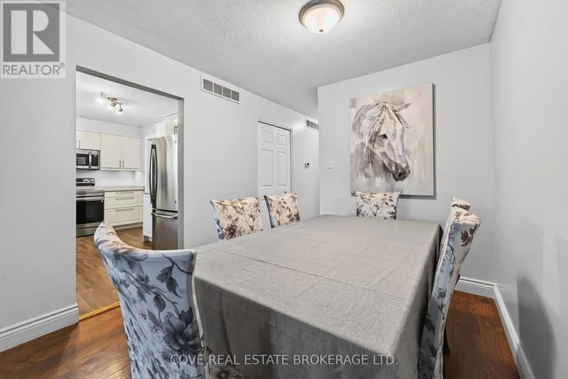 38 Ranchwood Crescent, London North, photo 7