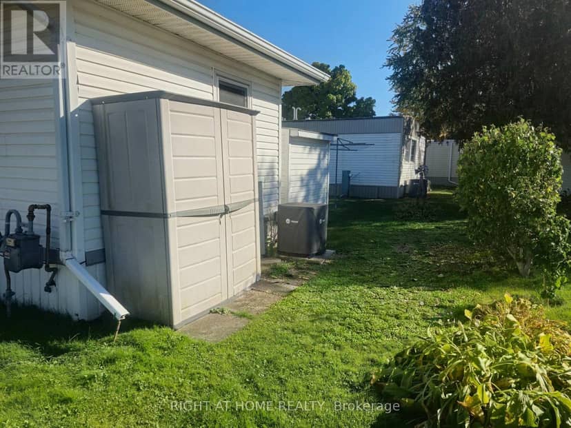26 - 3100 Dorchester Road — photo 14 of 17