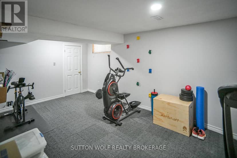 67 Willow Crescent — photo 36 of 40