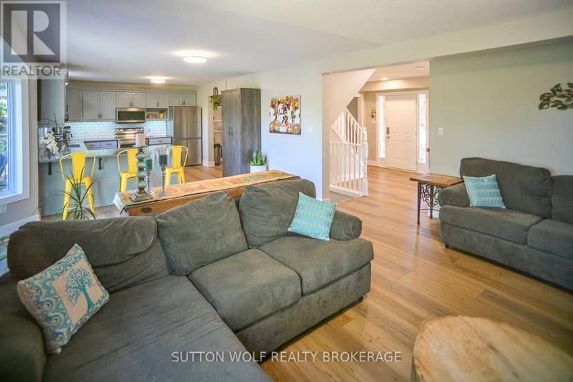 67 Willow Crescent — photo 9 of 40