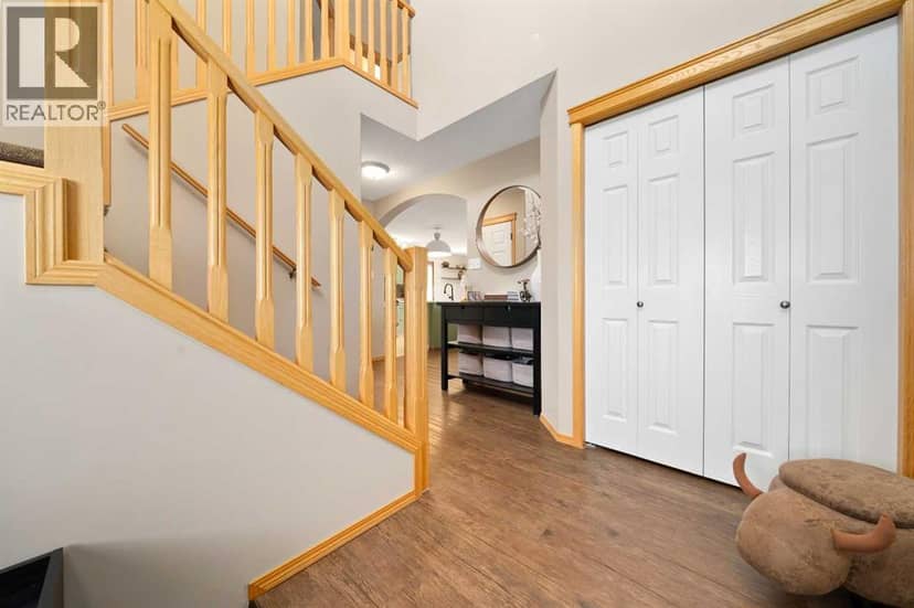 38 Sunrise Road SW, Medicine Hat, photo 2