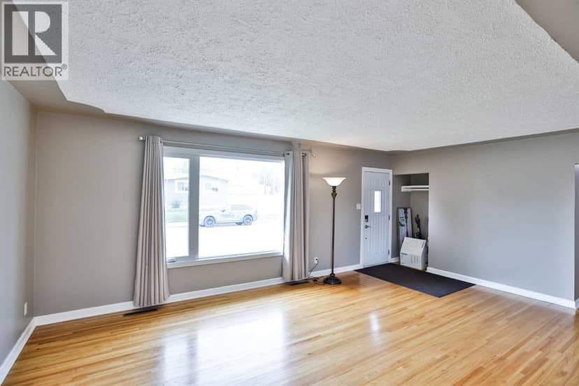 1019 31A Street S — photo 9 of 27