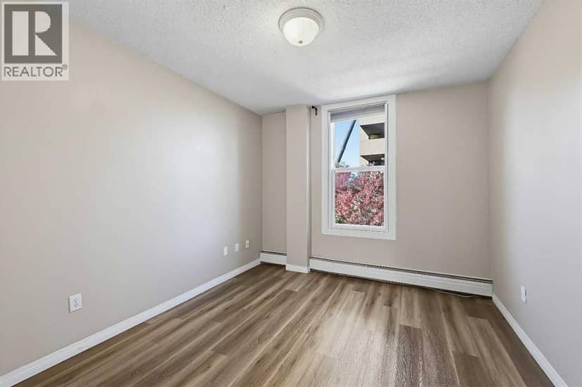 302, 1328 13 Avenue SW — photo 21 of 40
