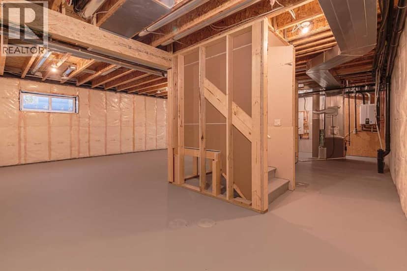 119 Greenwich Heath NW — photo 36 of 40