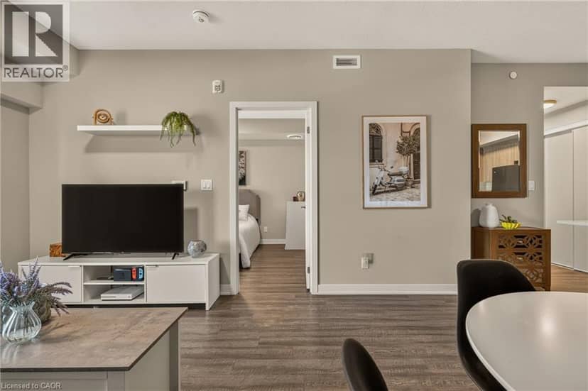 16 MARKLE Crescent Unit# 413 — photo 33 of 40