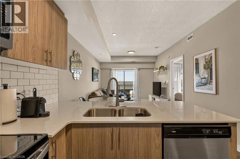 16 MARKLE Crescent Unit# 413 — photo 8 of 40