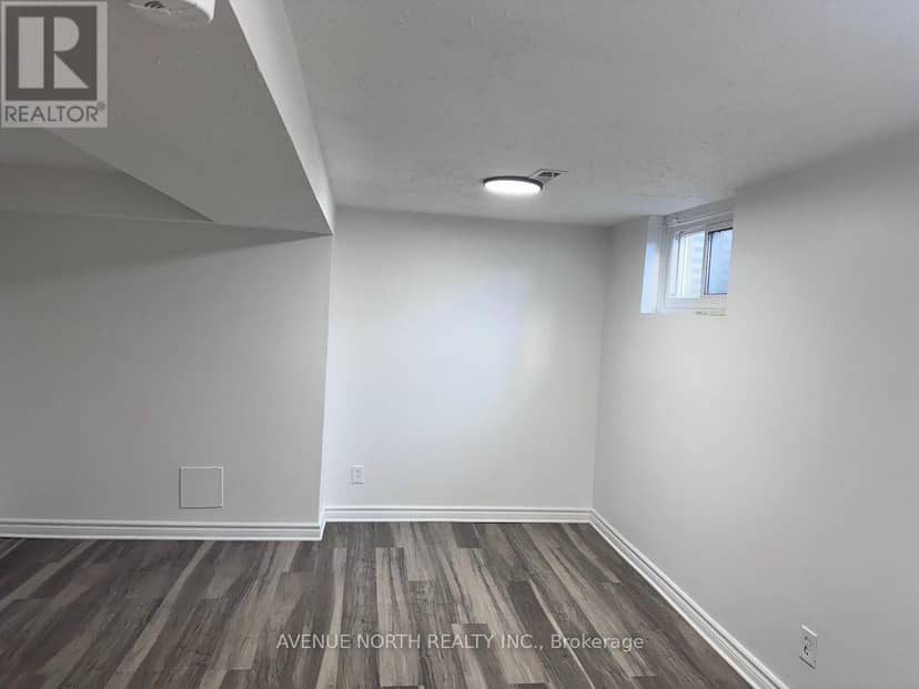 1370 Foxwell Street — photo 13 of 29