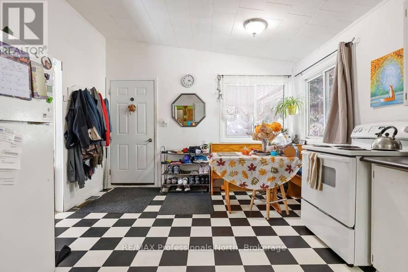 63 Sunnyside Street — photo 12 of 33