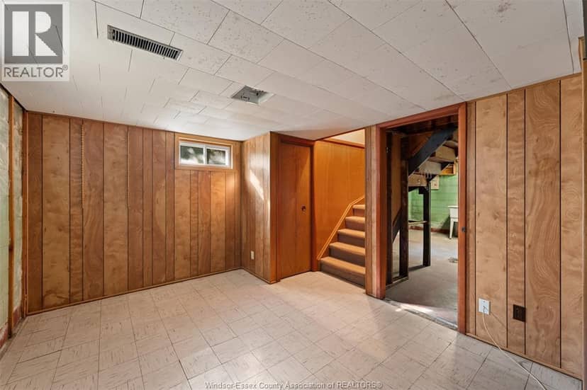 2567 Kildare Road — photo 14 of 16