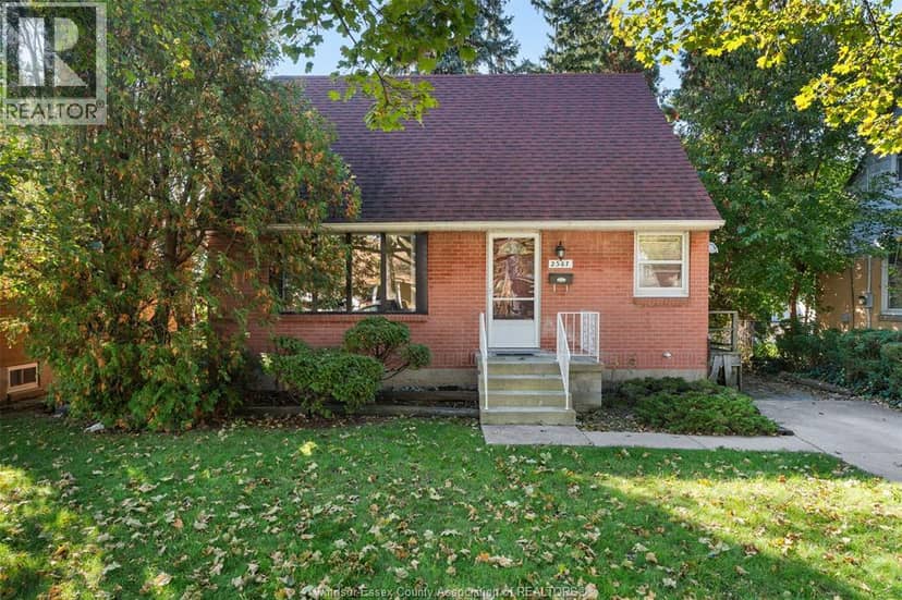 2567 Kildare Road, Windsor, photo 2