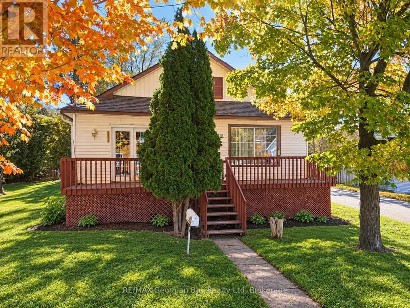 18 Brock Street, Penetanguishene