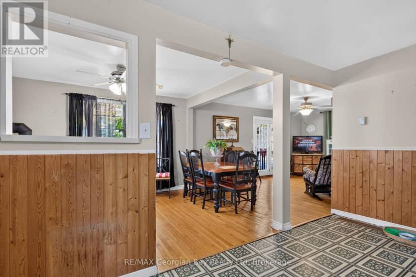 18 Brock Street — photo 10 of 34
