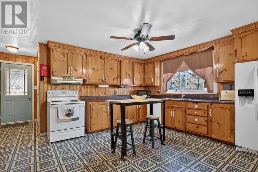 18 Brock Street, Penetanguishene, photo 5