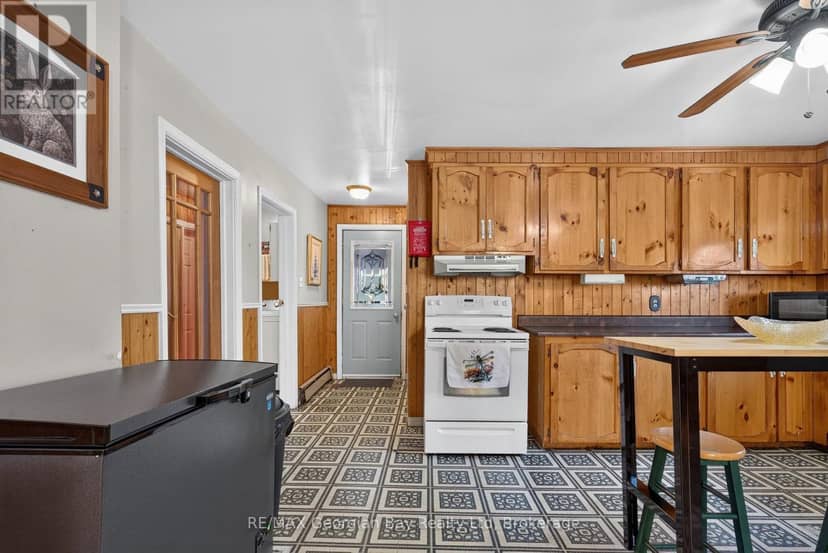 18 Brock Street, Penetanguishene, photo 6