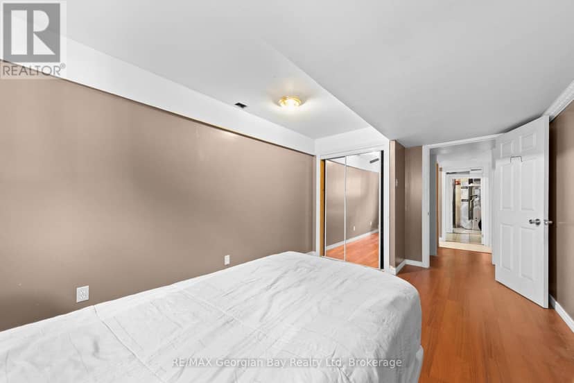 477 Albert Street — photo 17 of 40
