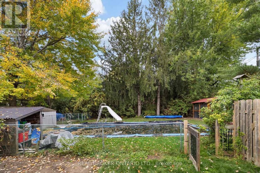 23 Louise Crescent — photo 28 of 36