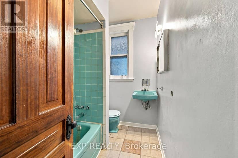 101 Beatrice Street — photo 16 of 24
