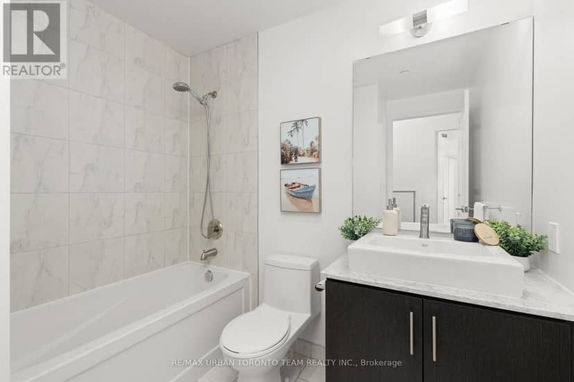 2104 - 1 The Esplanade Avenue — photo 16 of 32
