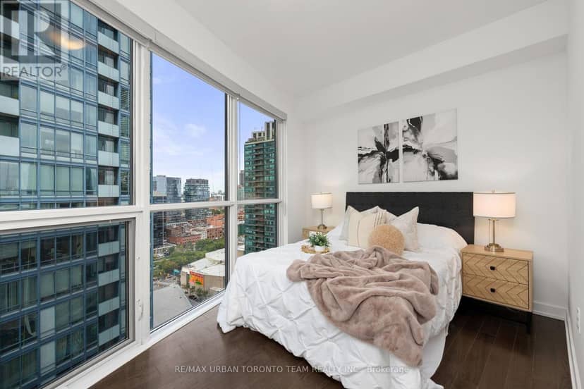 2104 - 1 The Esplanade Avenue — photo 18 of 32