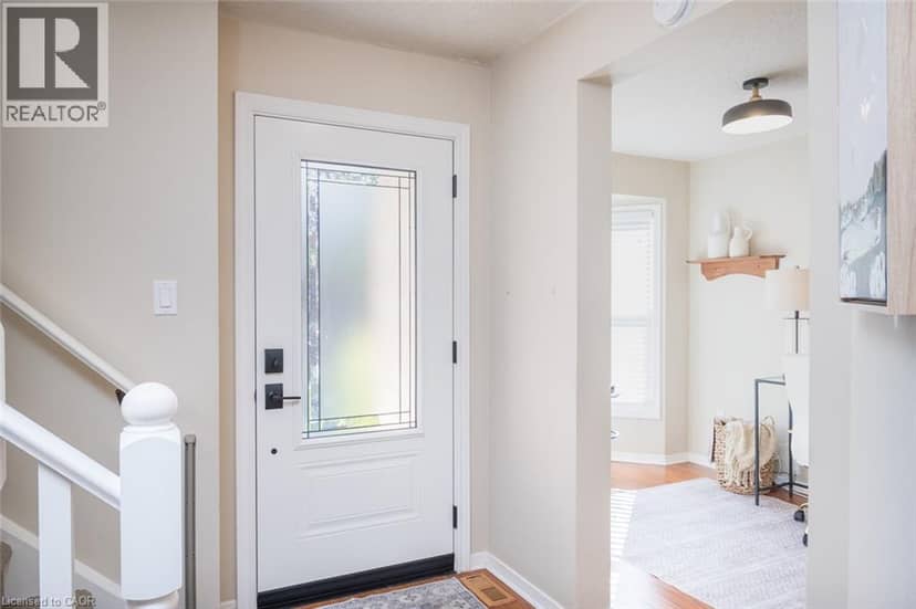 45 NISKA Drive, Waterdown, photo 2