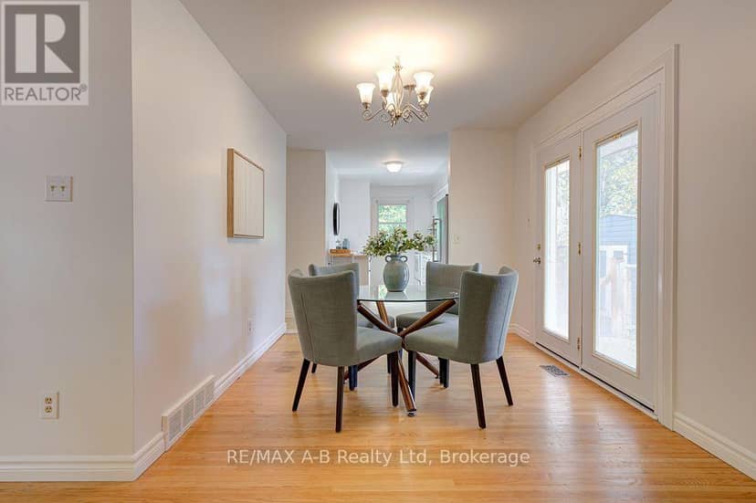 118 Feick Crescent — photo 13 of 40