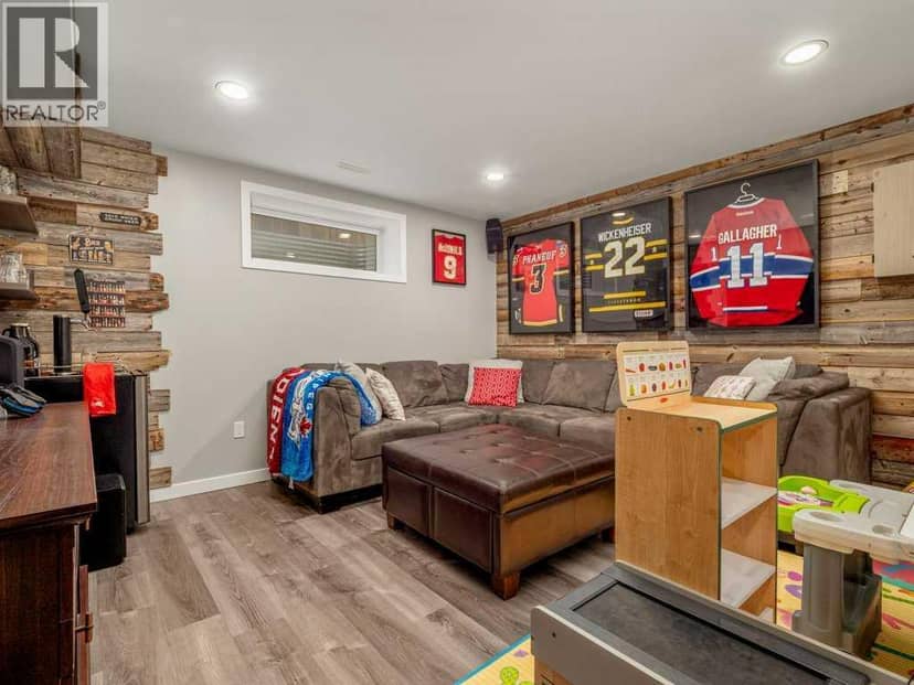 386 Moonlight Way W — photo 33 of 40