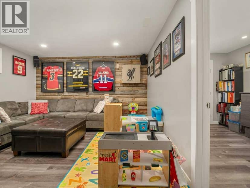 386 Moonlight Way W — photo 32 of 40
