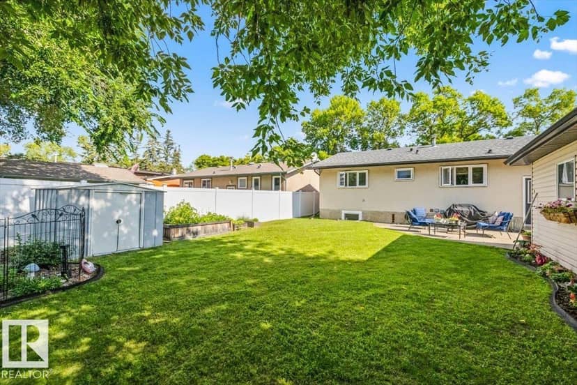 9212 93 ST — photo 37 of 40