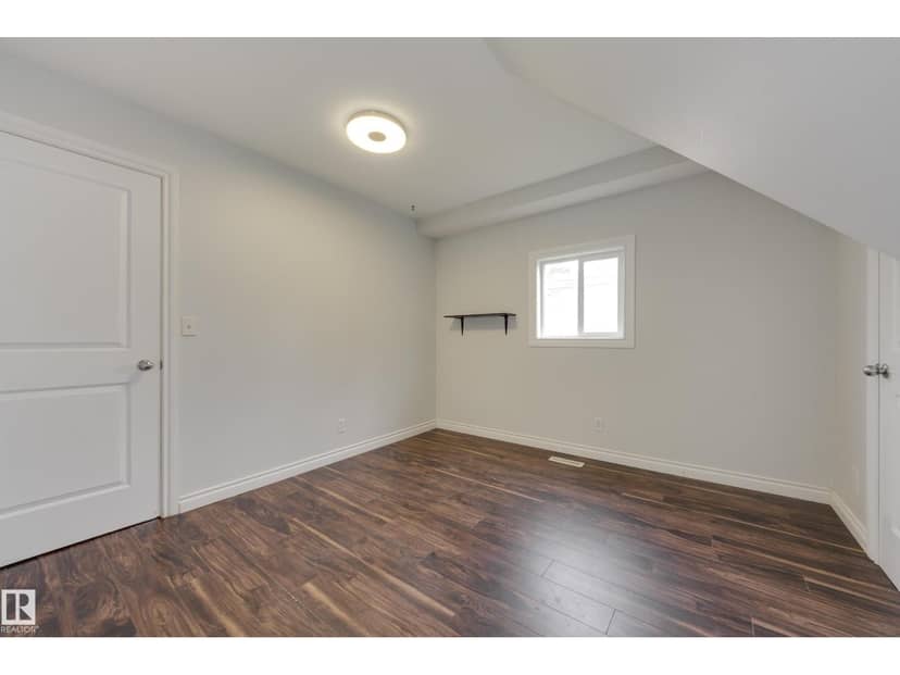 4908 51 AV — photo 16 of 40