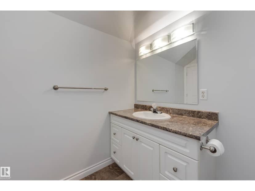 4908 51 AV — photo 24 of 40