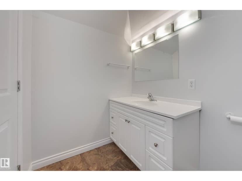 4908 51 AV — photo 28 of 40