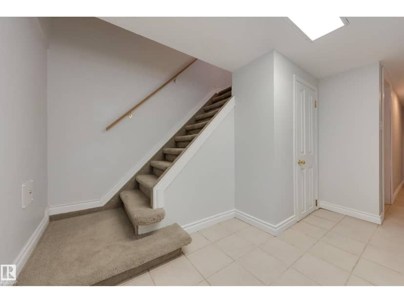 4908 51 AV — photo 30 of 40