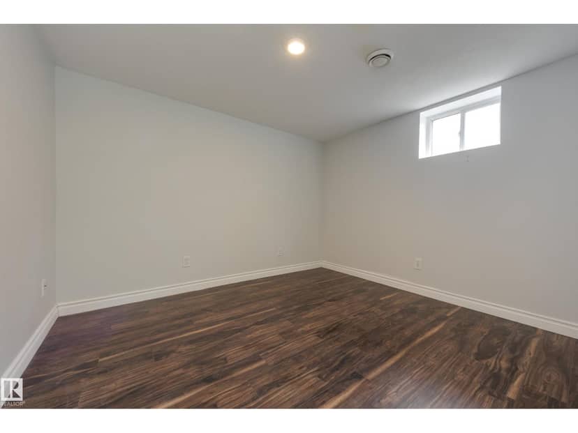 4908 51 AV — photo 31 of 40